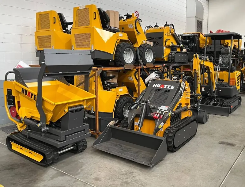Mini pale cingolate e dumper in esposizione